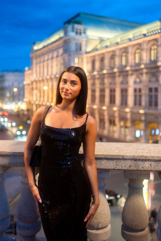 Blue Hour Portrait Photography in Vienna – Professional Evening Photo Session